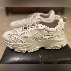 Steve Madden Possession Sneaker, Womens Size 10M.